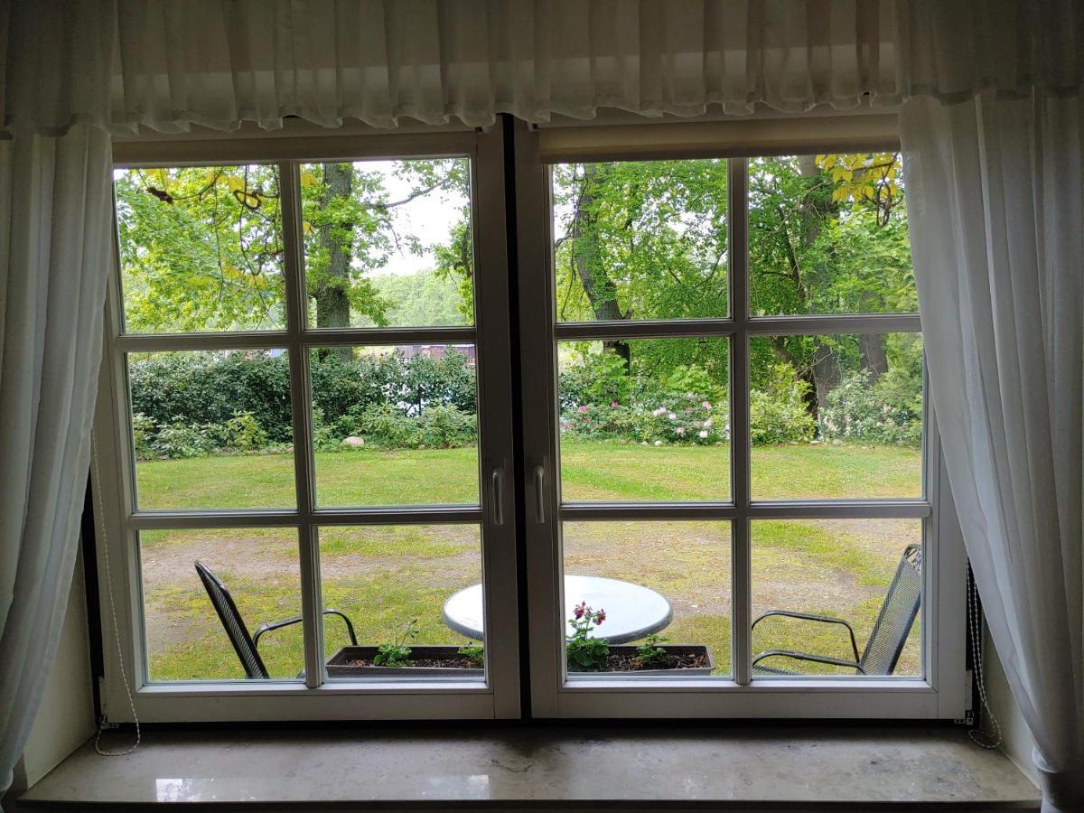 4 Sterne-Haus Am See Waren  Eksteriør billede