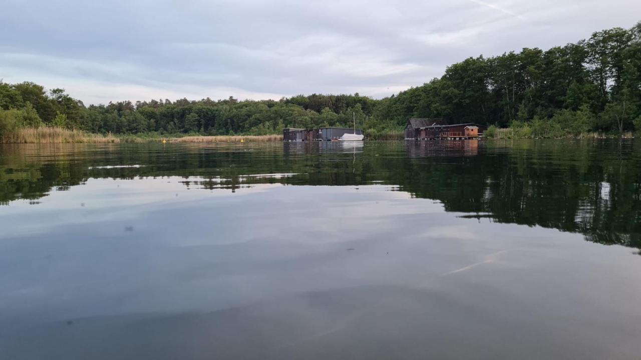 4 Sterne-Haus Am See Waren  Eksteriør billede
