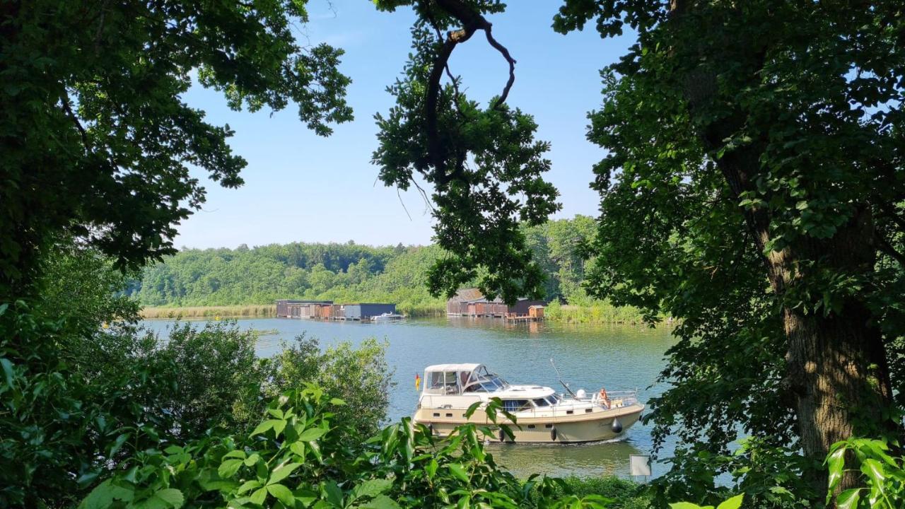 4 Sterne-Haus Am See Waren  Eksteriør billede